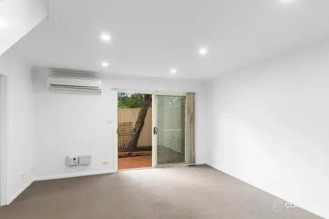 Property photo of 3/42A Greenacre Road Wollongong NSW 2500