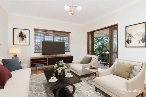 Property photo of 4 Quirinal Crescent Seven Hills QLD 4170