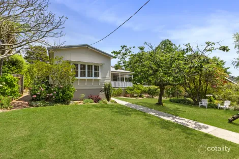 Property photo of 8 Sunnyside Avenue Wentworth Falls NSW 2782