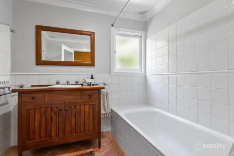 Property photo of 8 Sunnyside Avenue Wentworth Falls NSW 2782