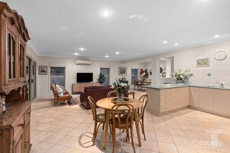 Property photo of 5 Sorrento Close Carindale QLD 4152