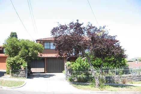 Property photo of 35 Rathmullen Quadrant Doncaster VIC 3108