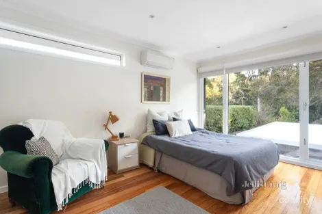 Property photo of 10 Laleham Court Eltham VIC 3095