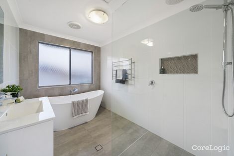 5 Boronia Ave, Daisy Hill, QLD 4127