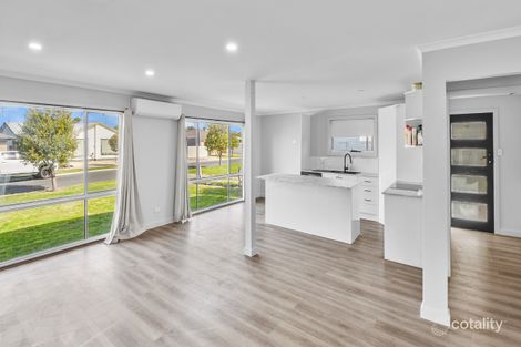 Property photo of 32 Mathoura Street Horsham VIC 3400