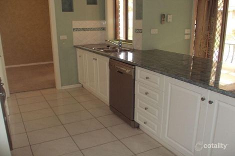 Property photo of 18 Hobson Crescent Mill Park VIC 3082