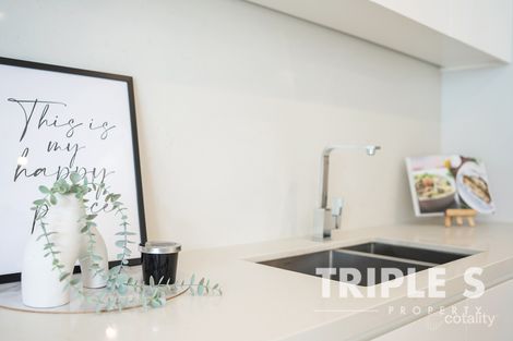 Property photo of 701/103-105 O'Riordan Street Mascot NSW 2020