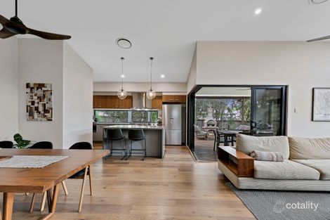 19 Pinnacles Dr, Glass House Mountains, QLD 4518