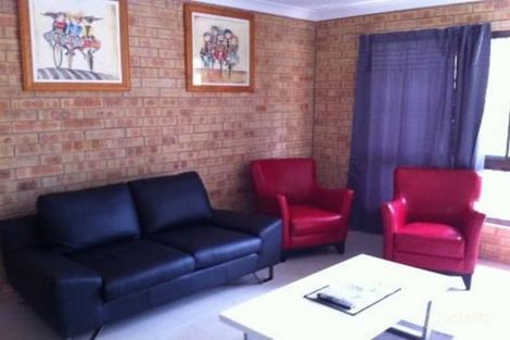 Property photo of 1/40 Dawn Crescent Emerald QLD 4720