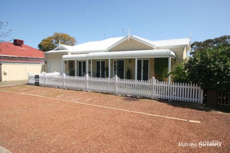 12 Cody St, Northam, WA 6401