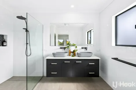 Property photo of 3 Clearview Way Yengarie QLD 4650