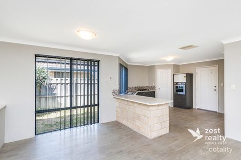 Property photo of 18 Whitegum Pass Halls Head WA 6210