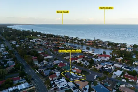 Property photo of 4 Spray Court Beachmere QLD 4510