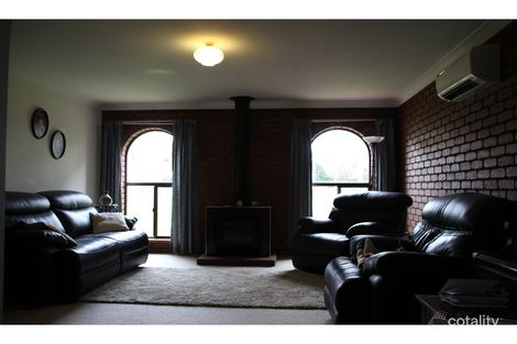 Property photo of 13 Helpmann Avenue Mount Gambier SA 5290