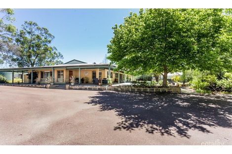 Property photo of 39 Muir Court Banjup WA 6164