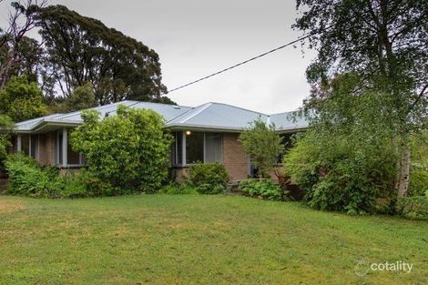 Property photo of 32 Booths Lane Woodend VIC 3442