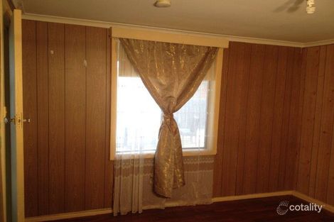 Property photo of 16 Pennell Avenue St Albans VIC 3021