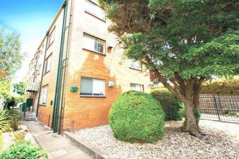 2/12 Pine St, Hawthorn, VIC 3122