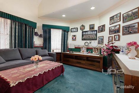 Property photo of 6 Manhattan Court Greenvale VIC 3059