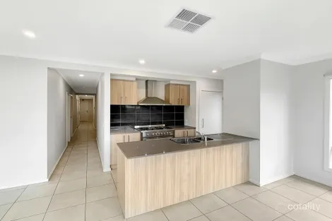 Property photo of 3 Pinaster Street Wallan VIC 3756