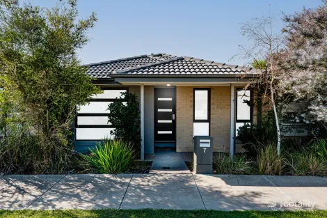 Property photo of 7 Herne Path Wyndham Vale VIC 3024