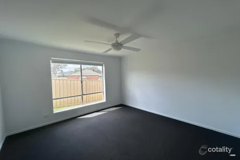 Property photo of 35 Kendall Drive Hamilton Valley NSW 2641