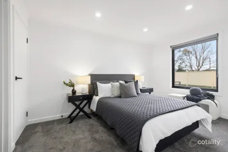 Property photo of 1/31 Worcester Road Gisborne VIC 3437