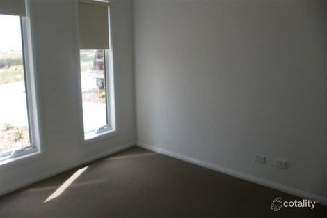 Property photo of 11 Lydgate Terrace Epping VIC 3076