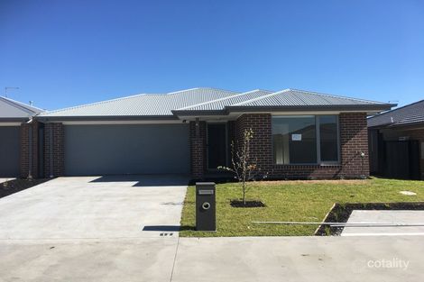 12 Naso Pl, Clyde North, VIC 3978