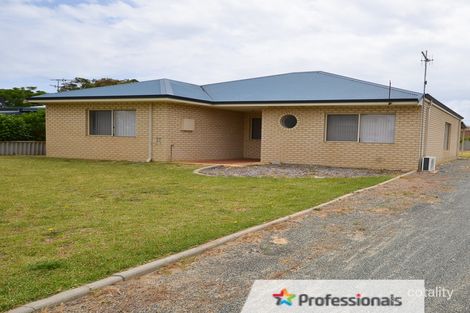 Property photo of 38A Queen Parade Wannanup WA 6210