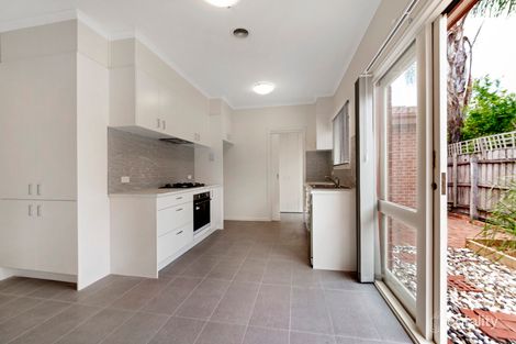 Property photo of 2/62 Lillimur Road Ormond VIC 3204