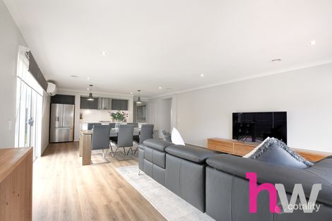 Property photo of 5 Ploughman Place Armstrong Creek VIC 3217