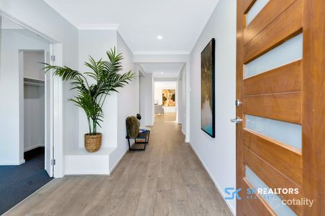 Property photo of 19 Precinct Way Donnybrook VIC 3064