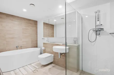 Property photo of 1008/2 Como Crescent Southport QLD 4215