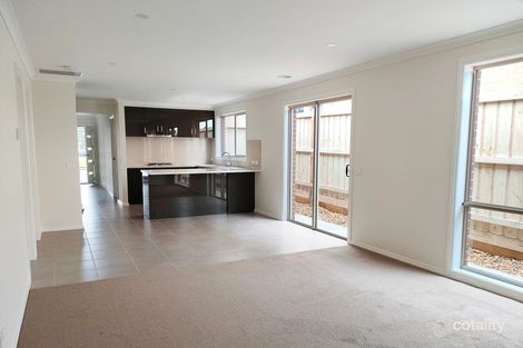 Property photo of 17 Anvil Way Clyde North VIC 3978
