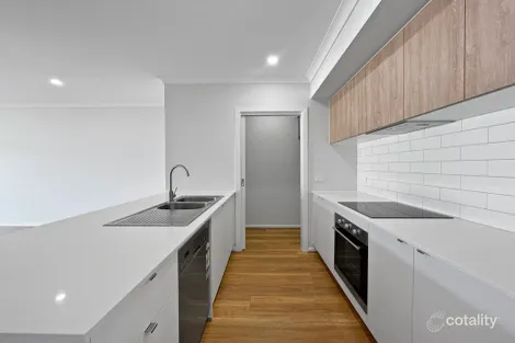 85 Forrest Green Dr, Armstrong Creek, VIC 3217