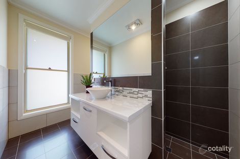 Property photo of 4 Brook Court Dubbo NSW 2830