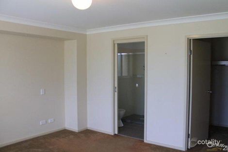 Property photo of 19 Peppercorn Crescent Fletcher NSW 2287