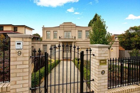 9 Bellara Way, Wheelers Hill, VIC 3150