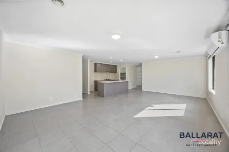 Property photo of 17 Sutcliffe Street Lucas VIC 3350
