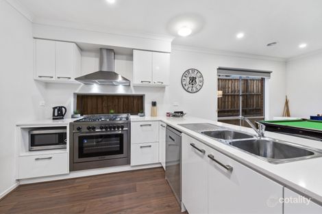 Property photo of 16 Ambleside Way Officer VIC 3809