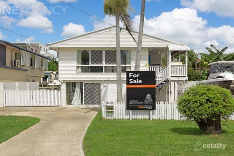 19 Fourth Ave, Scarborough, QLD 4020