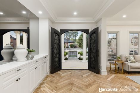 Property photo of 19 Kristen Close Glen Waverley VIC 3150