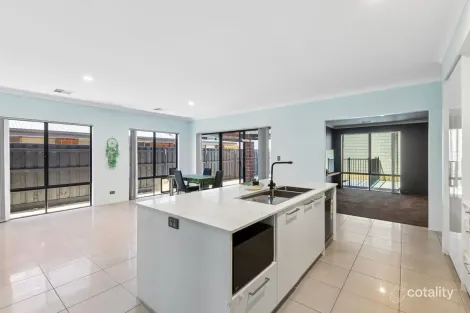 Property photo of 19 Wonnerup Way Ellenbrook WA 6069