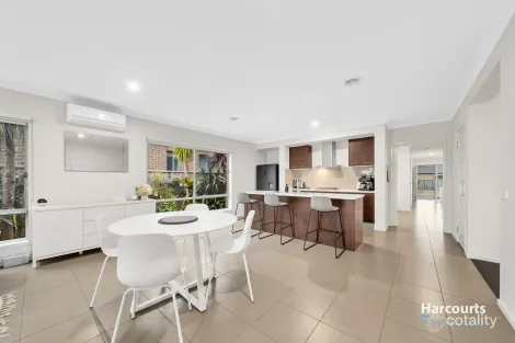 Property photo of 4 Bradshaw Way Cranbourne East VIC 3977