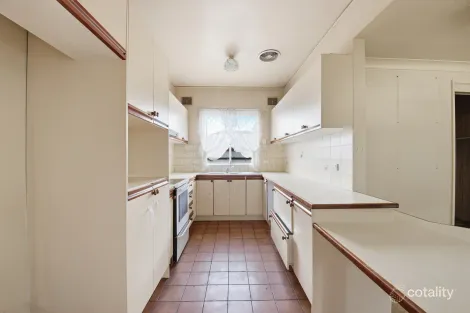 Property photo of 4 Weir Crescent Lurnea NSW 2170