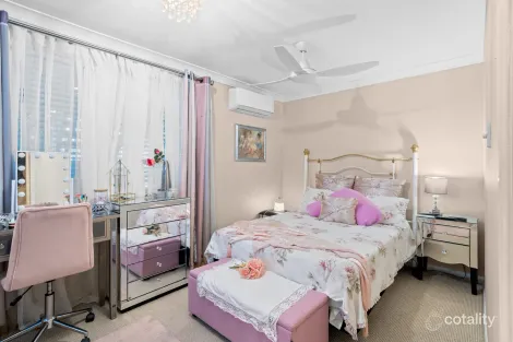 Property photo of 56 Freshwater Circuit Forest Lake QLD 4078
