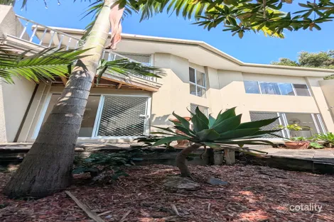 4/40 Government Rd, Labrador, QLD 4215