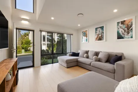 Property photo of 62 Chambers Circuit Warriewood NSW 2102