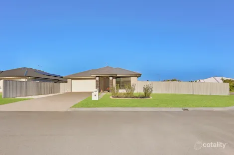 Property photo of 3 Waterside Way Eli Waters QLD 4655